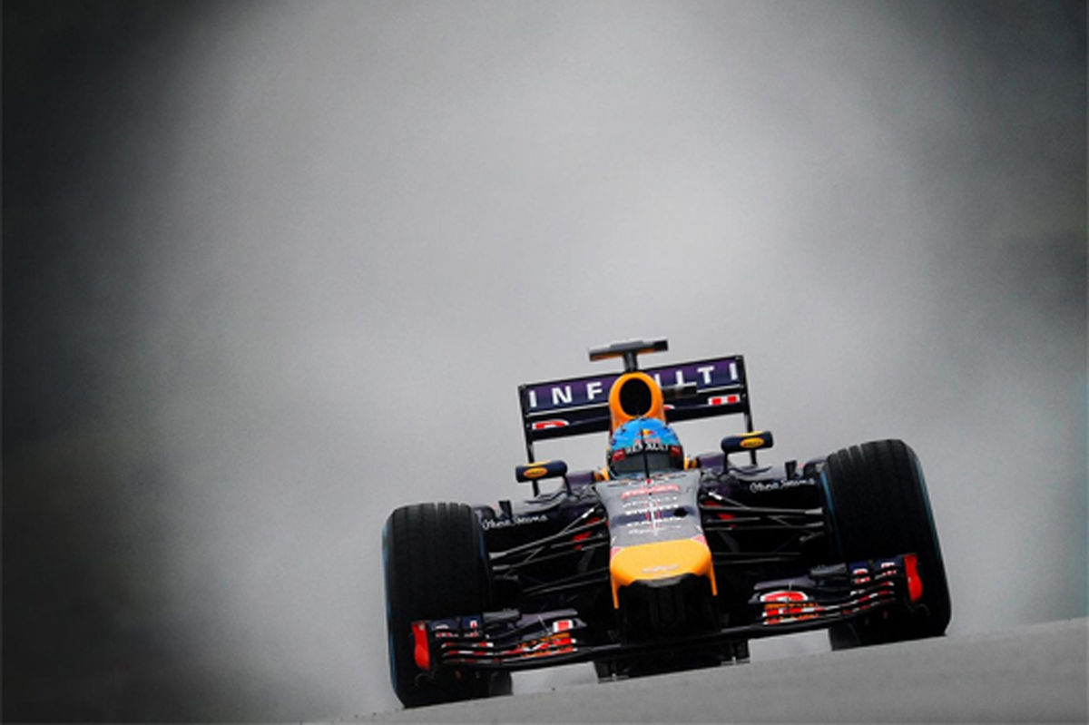 レッドブル:ベッテルがフロントロー獲得 (F1マレーシアGP予選)
