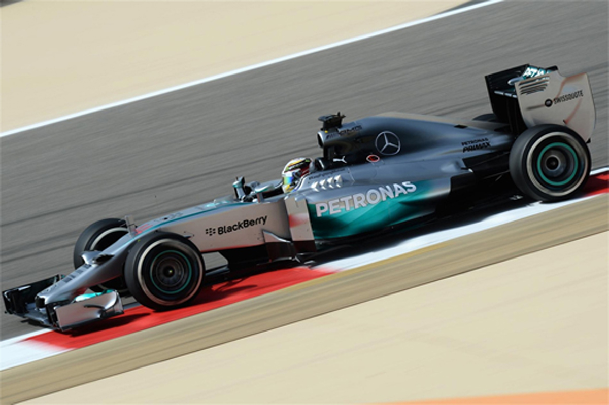 F1バーレーンGP フリー走行1回目：ルイス・ハミルトンがトップタイム