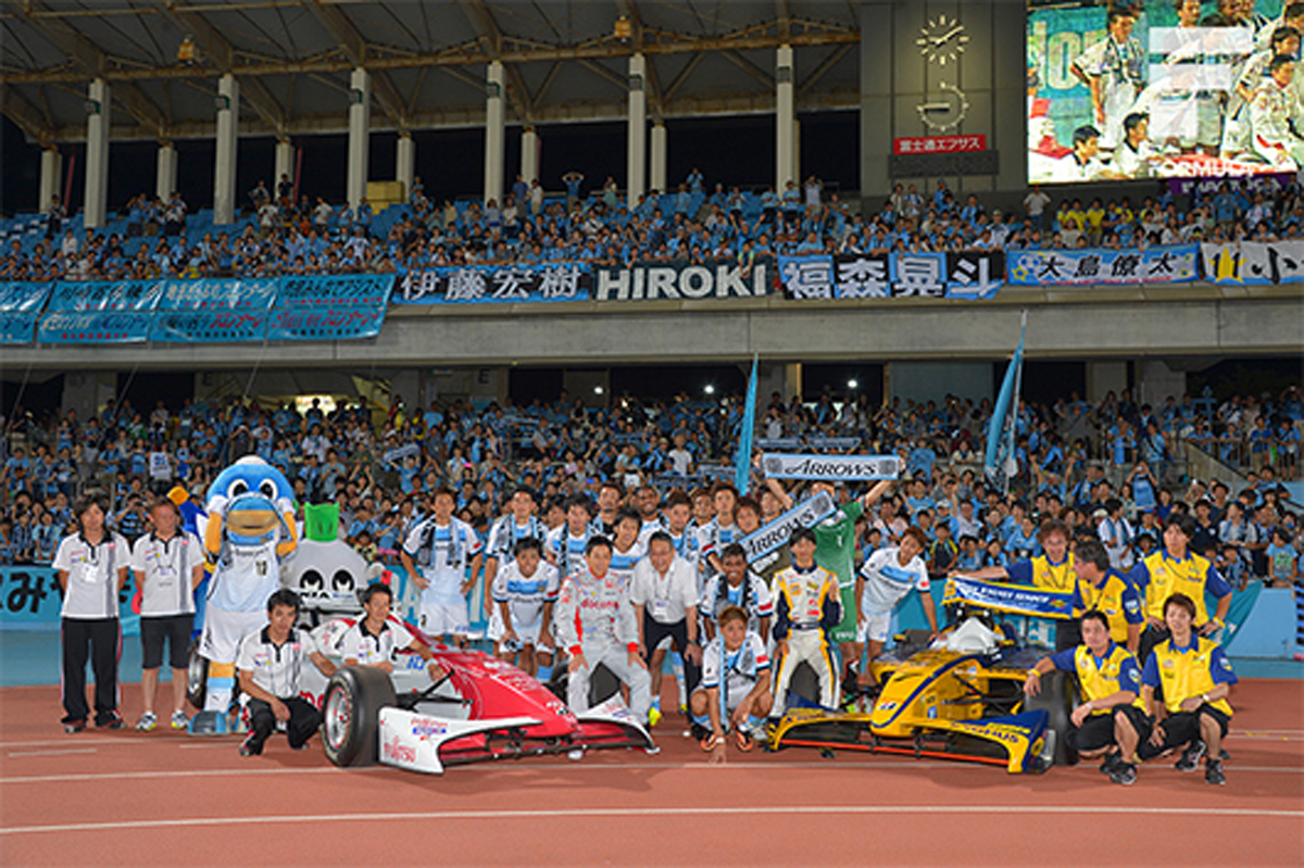 スーパーフォーミュラとJリーグ“川崎フロンターレ”がコラボレーション