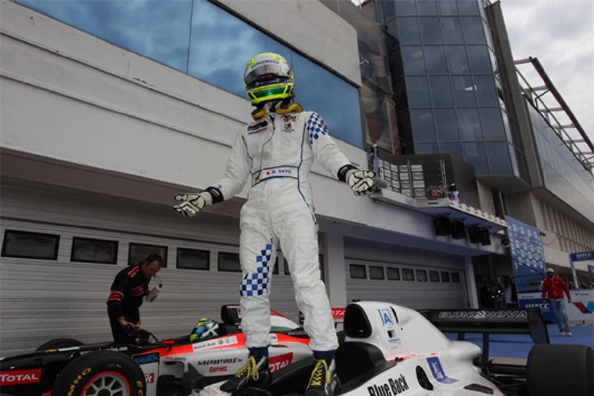 佐藤公哉、9番手スタートから見事な優勝 （AUTO GP)