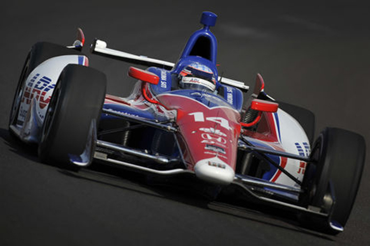 佐藤琢磨、インディ500のプラクティス2日目に220.891mphを記録
