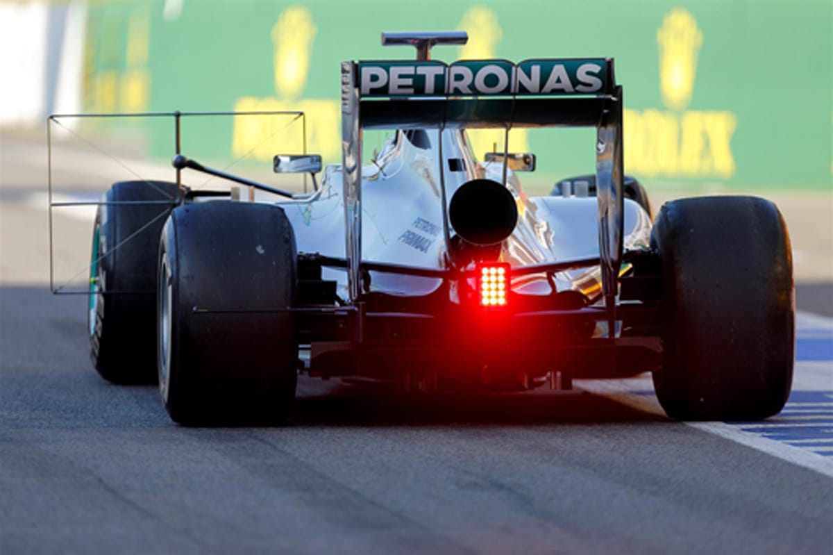 F1レース主催者、早急なエンジン音対策を求める
