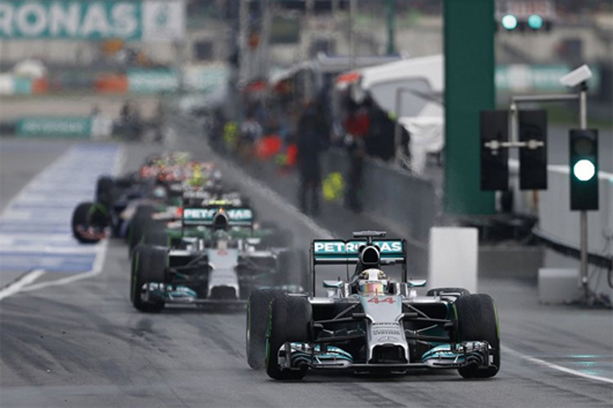 F1:金曜フリー走行の縮小を検討
