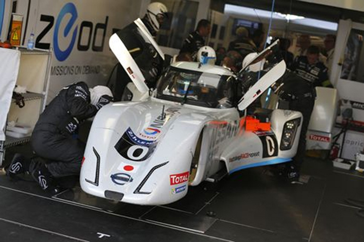 日産 ZEOD RC、駆動系トラブルでル・マン24時間レースをリタイア