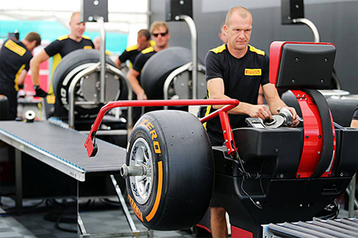 ピレリ、18インチのF1タイヤをテスト