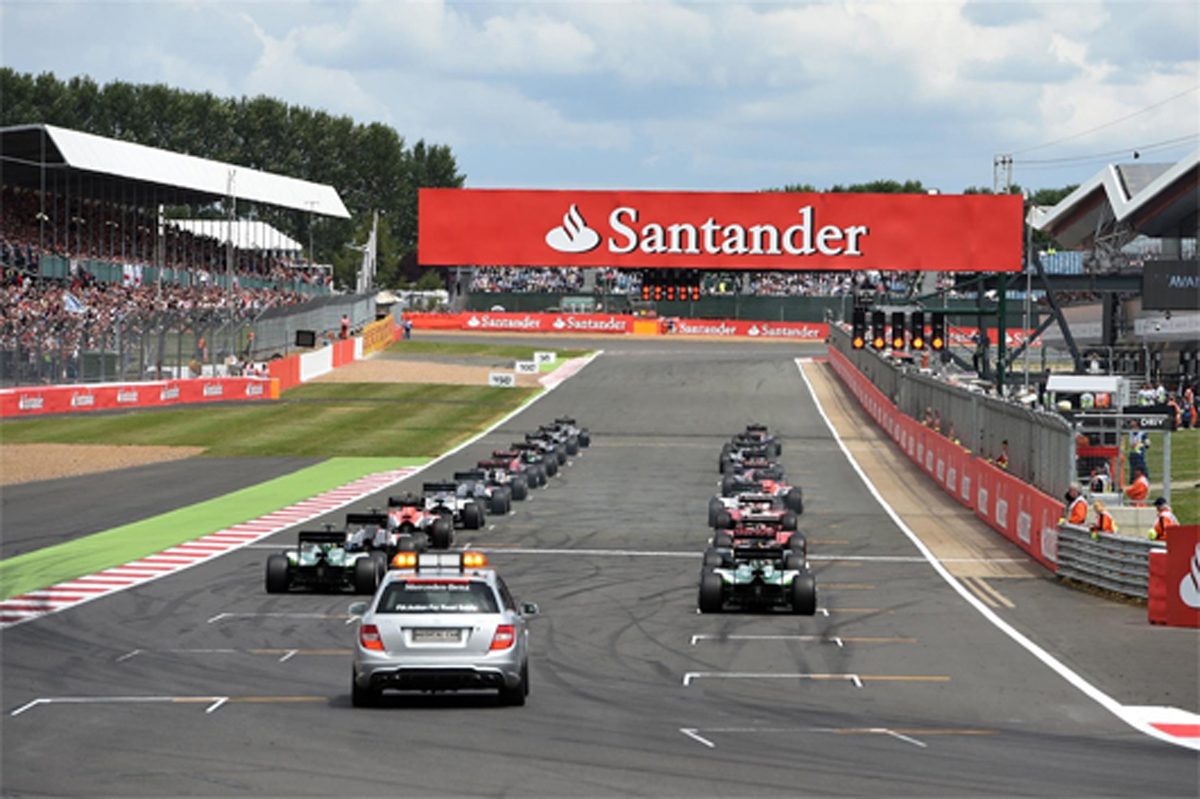 F1イギリスGP：キミ・ライコネンのクラッシュで赤旗中断