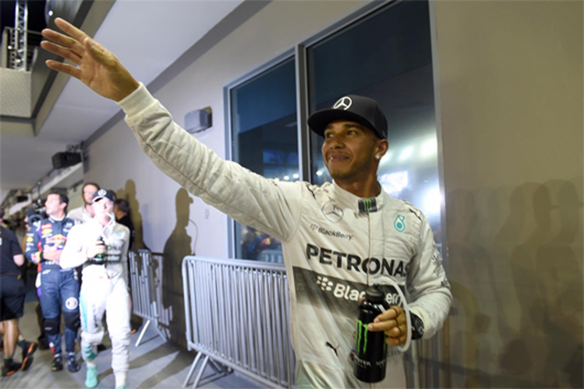 メルセデス：ハミルトンが0.007秒差でポール奪取 （F1シンガポールGP 予選）