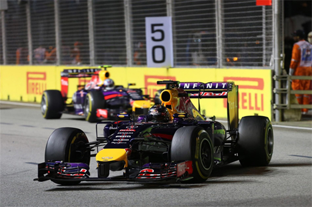 レッドブル:ベッテルが今季最高位となる2位 (F1シンガポールGP)