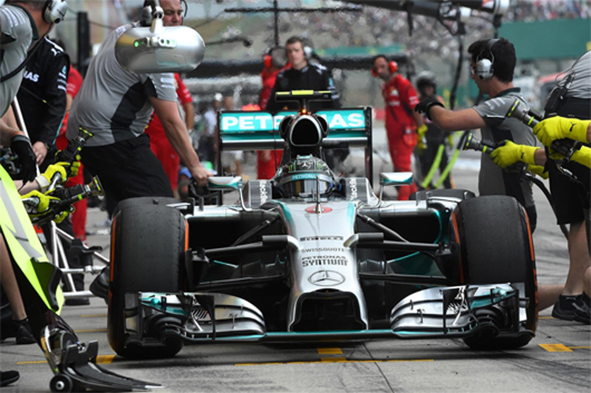 F1日本GP フリー走行3回目:ニコ・ロズベルグがトップタイム
