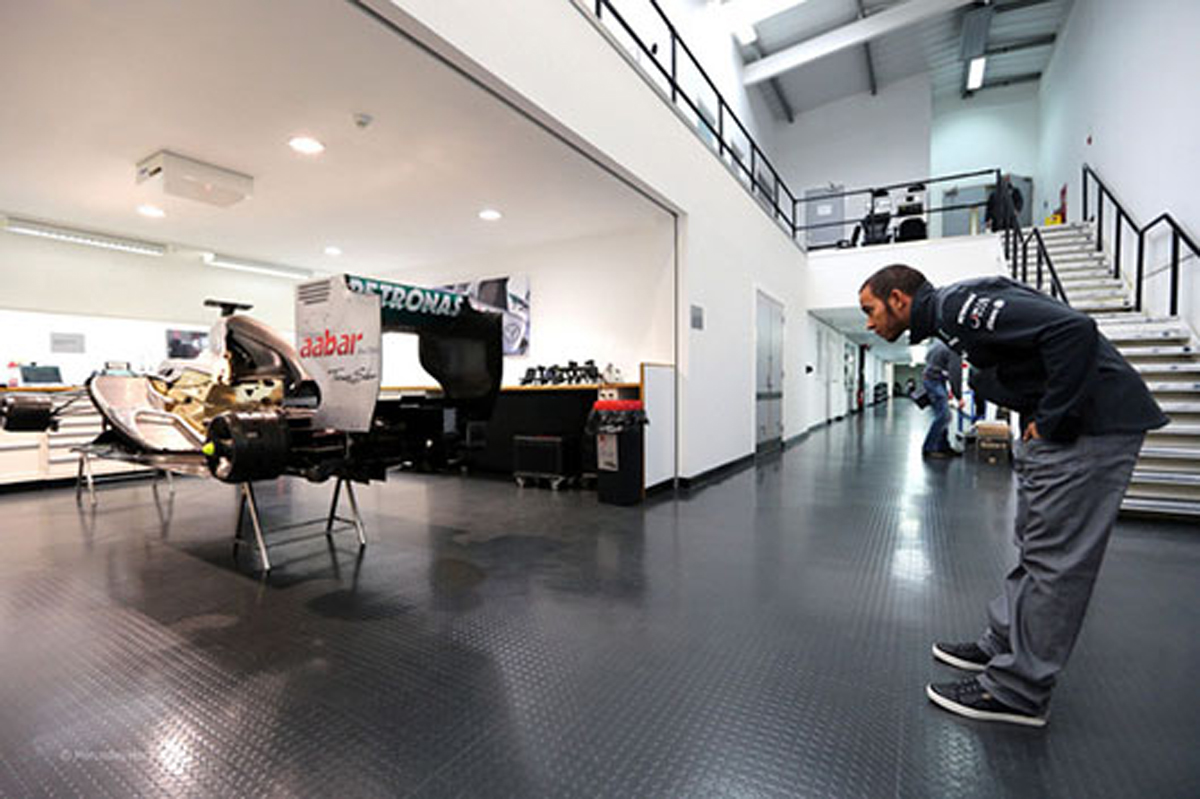 メルセデス、2015年F1マシンに注力