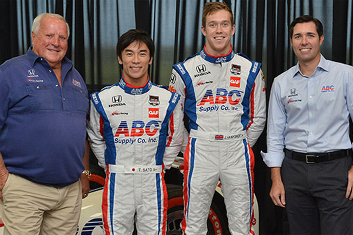 佐藤琢磨、2015年もAJフォイト・レーシングからインディカーに参戦