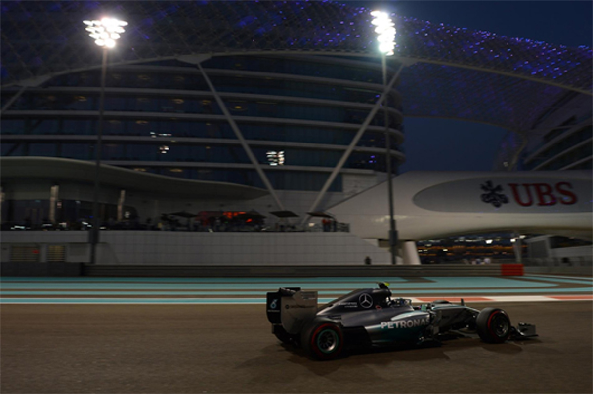F1アブダビGP フリー走行2回目:ルイス・ハミルトンがトップタイム