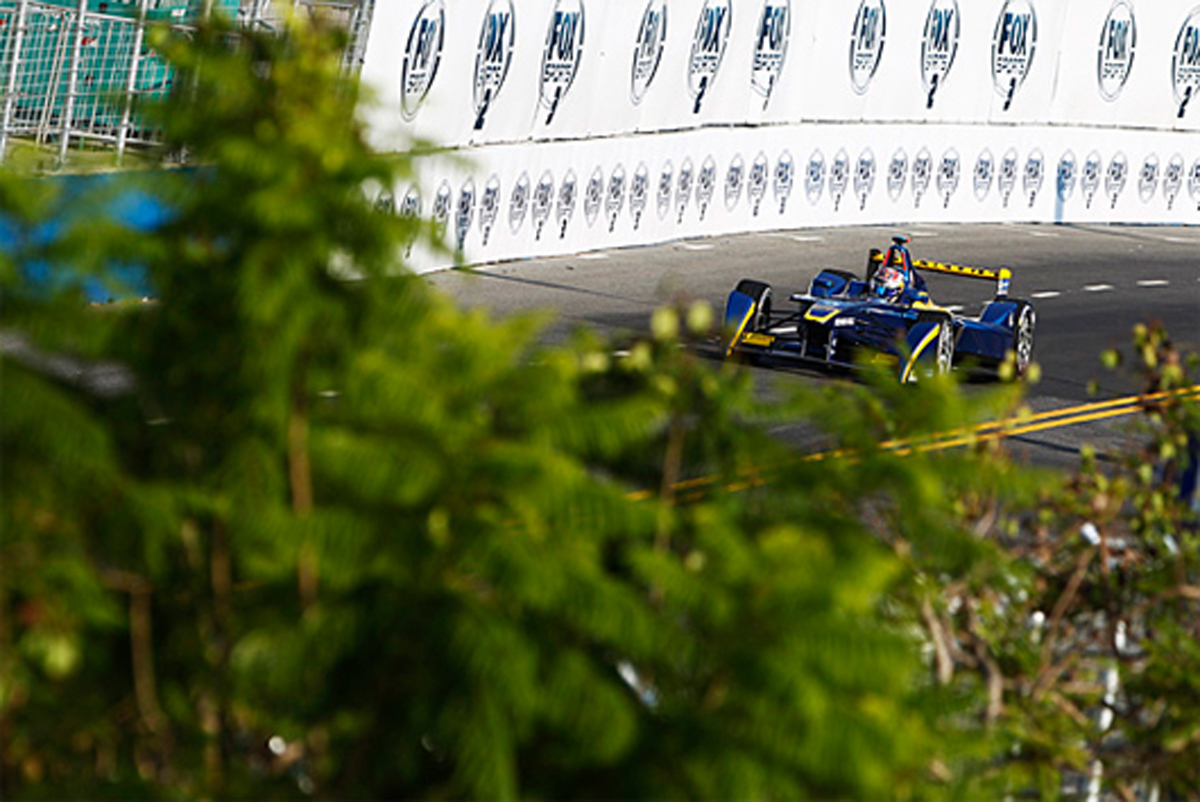 フォーミュラE 第4戦 予選:セバスチャン・ブエミがポールポジション