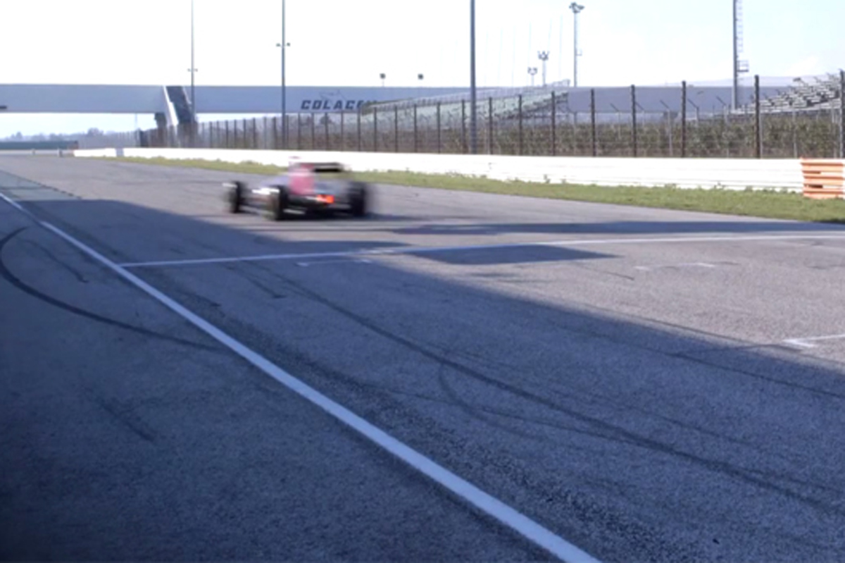 【動画】 トロ・ロッソ、STR10を“チラ見せ”