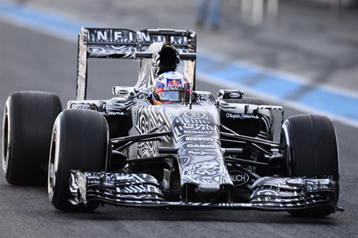 レッドブル、RB11の“ダズル迷彩”はベッテルのヘルメットがヒント