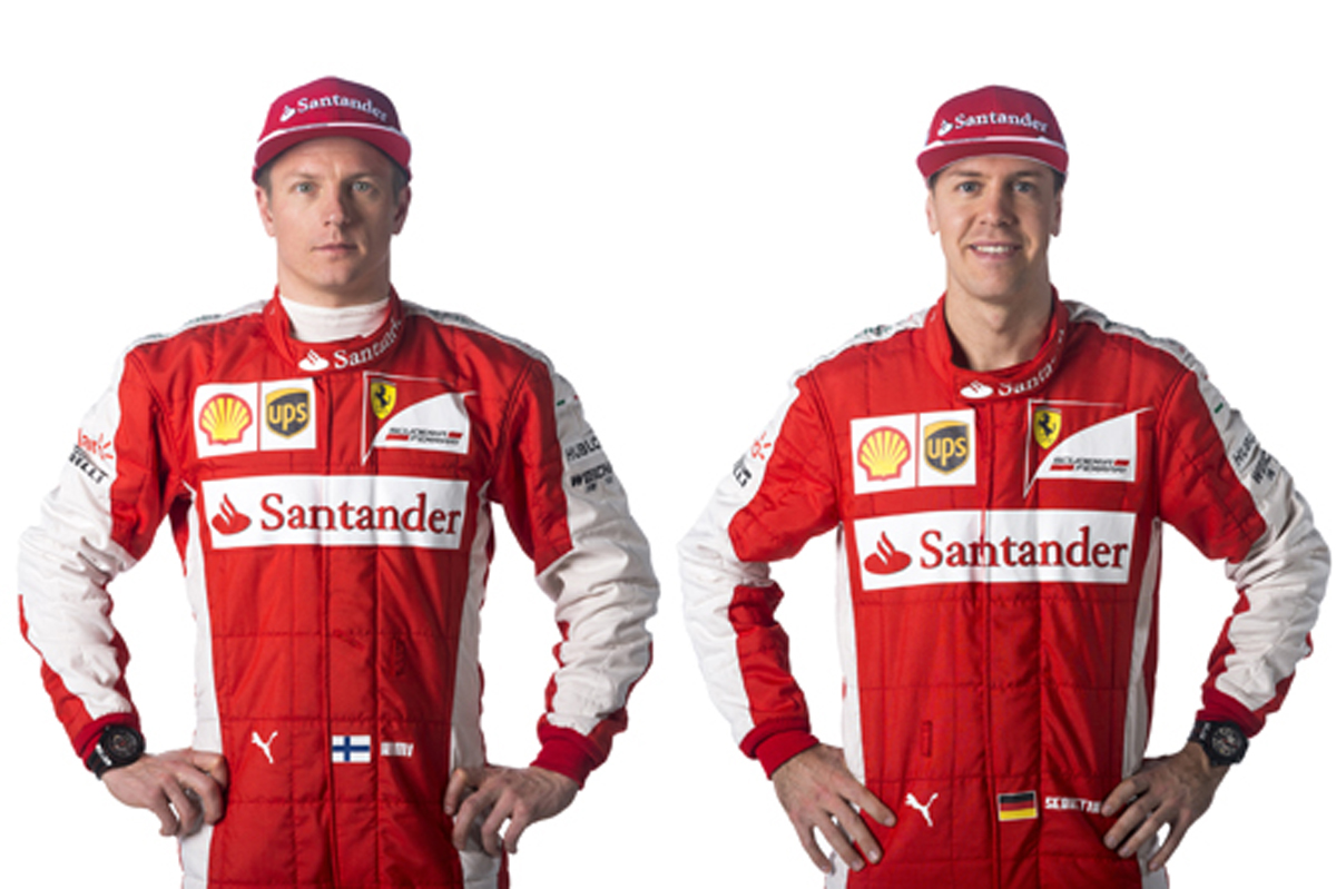 フェラーリ 2015年 レーシングスーツ / 公式フォト