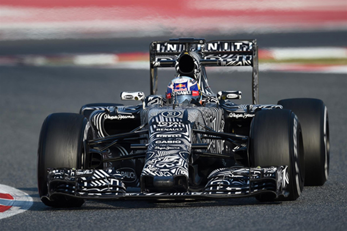 F1バルセロナテスト2日目：ダニエル・リカルドがトップタイム