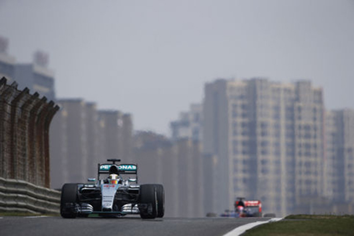 F1中国GP フリー走行2回目：ルイス・ハミルトンがトップタイム