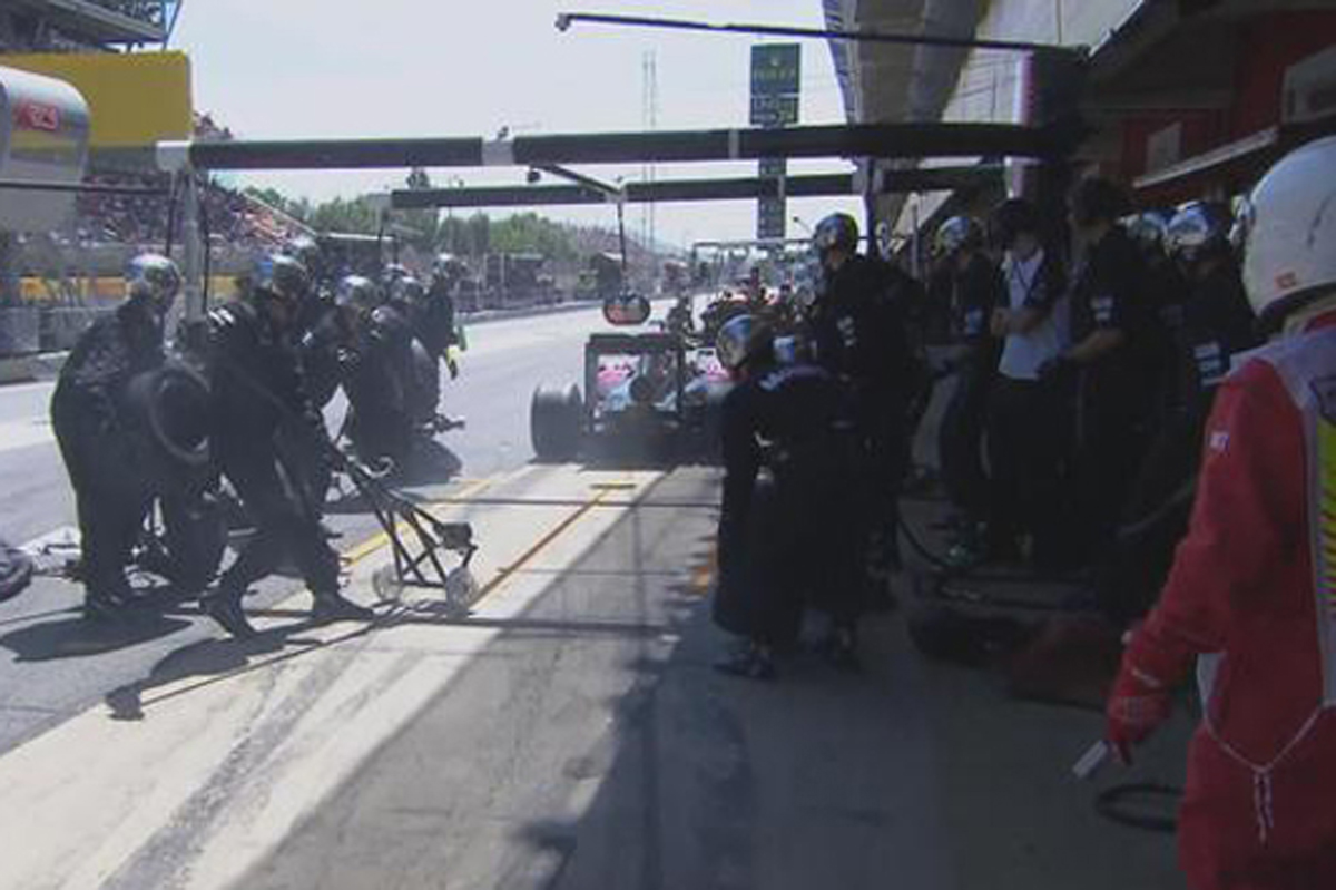 フェルナンド・アロンソ、ブレーキトラブルでリタイア / F1スペインGP
