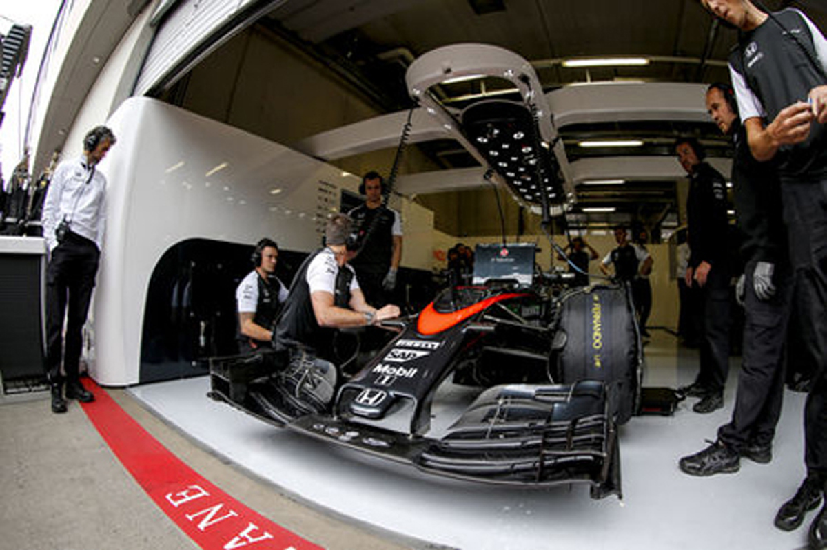 【画像】 マクラーレン・ホンダ MP4-30 ショートノーズ