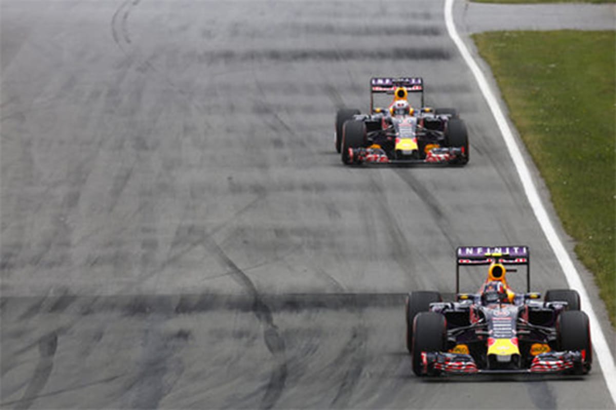 レッドブルの2台、エンジン交換でグリッド降格 / F1オーストリアGP