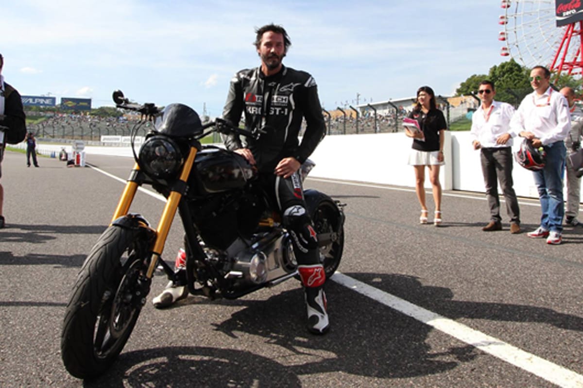 キアヌ・リーブス、鈴鹿8時間耐久レースのコースを試乗 「夢みたいだ」