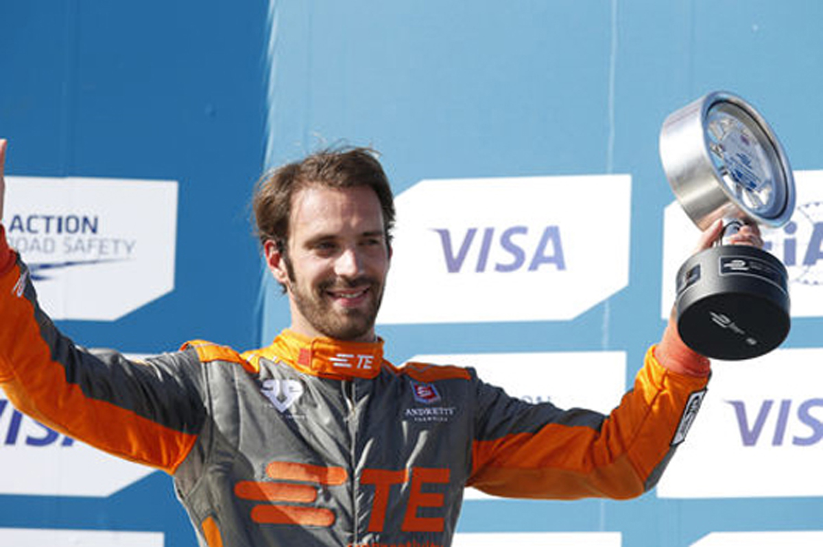 ジャン・エリック・ベルニュ、2016年のF1復帰の可能性を示唆