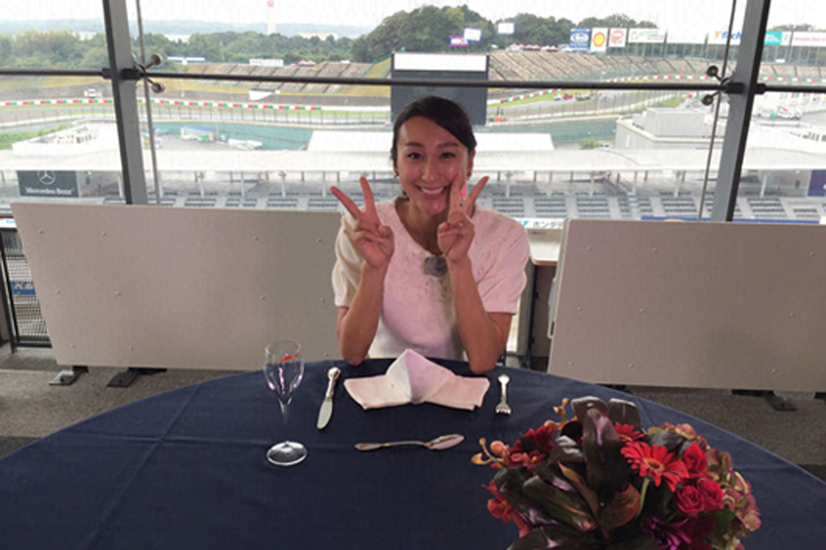 BSフジ、女性とF1を題材にした『F1シンデレラ』を放送