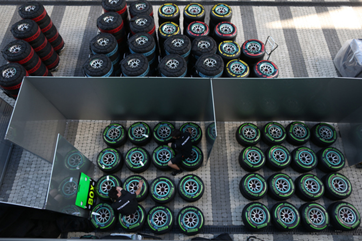 ピレリ、2015年ラスト4戦のF1タイヤコンパウンドを発表