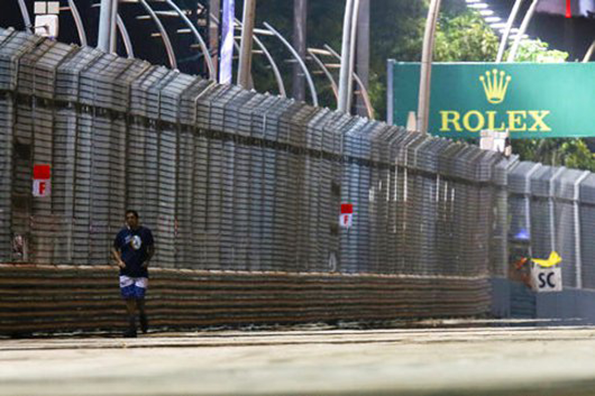 F1シンガポールGP:コースに侵入した男に6週間の実刑判決