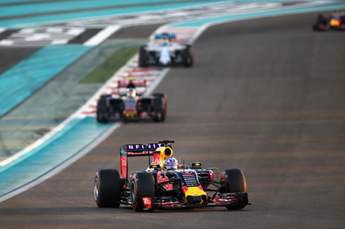 レッドブル:2016年にむけて価値あるダブル入賞 / F1アブダビGP