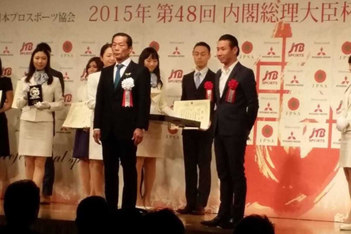 小林可夢偉、日本プロスポーツ大賞 新人賞を受賞