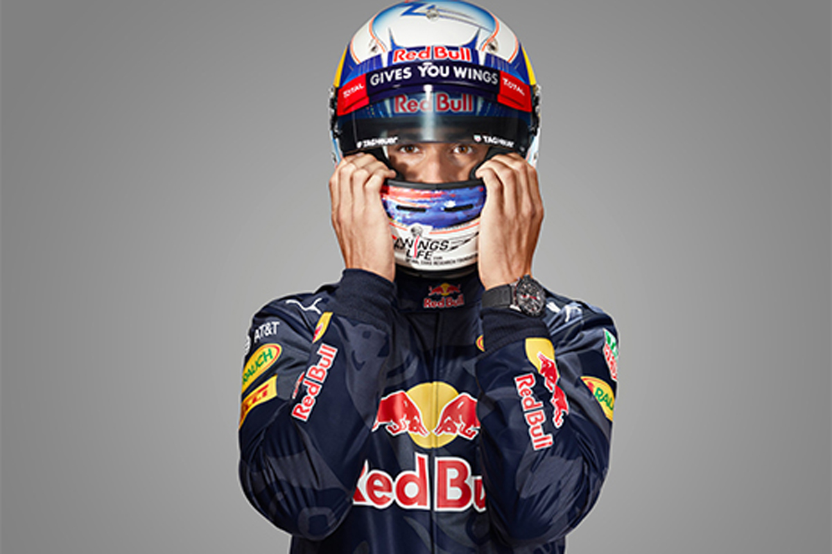 レッドブル 2016年 レーシングスーツ