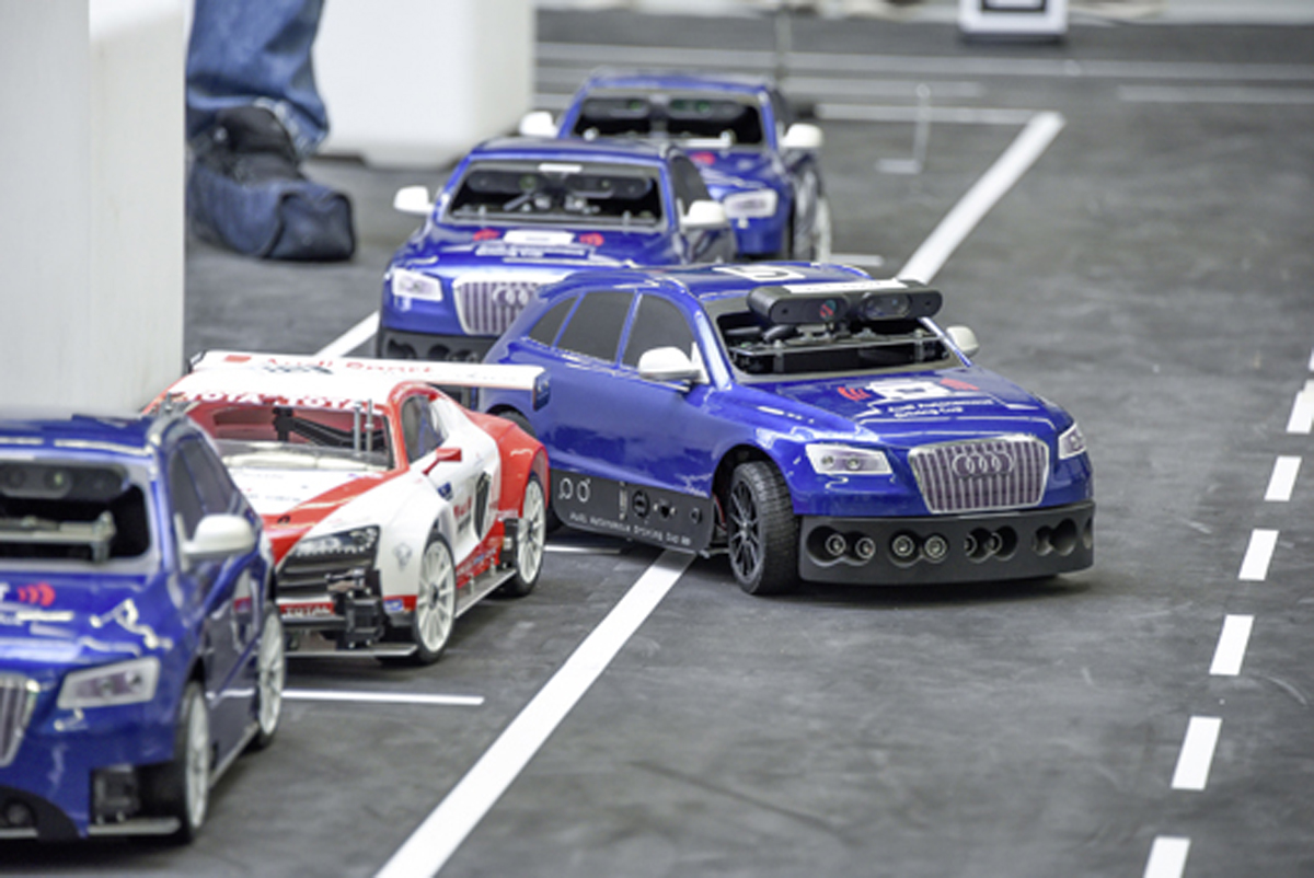 アウデ、自動運転カップ 2016を開催