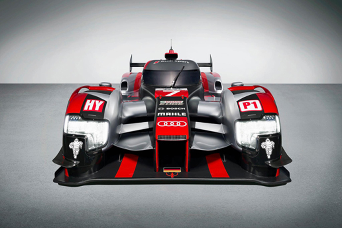 アウディ、2016型『R18 e-tron quattro』のカラーリングを発表