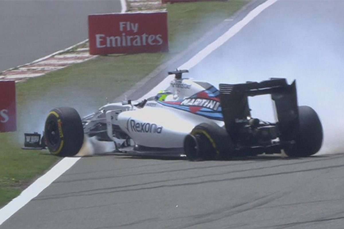 【動画】 フェリペ・マッサ、走行中にタイヤがパンク / F1中国GP