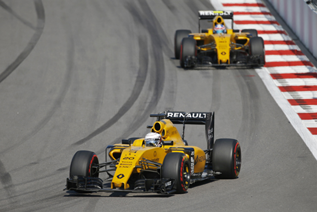 ルノー：ケビン・マグヌッセンが今季初ポイント獲得 / F1ロシアGP