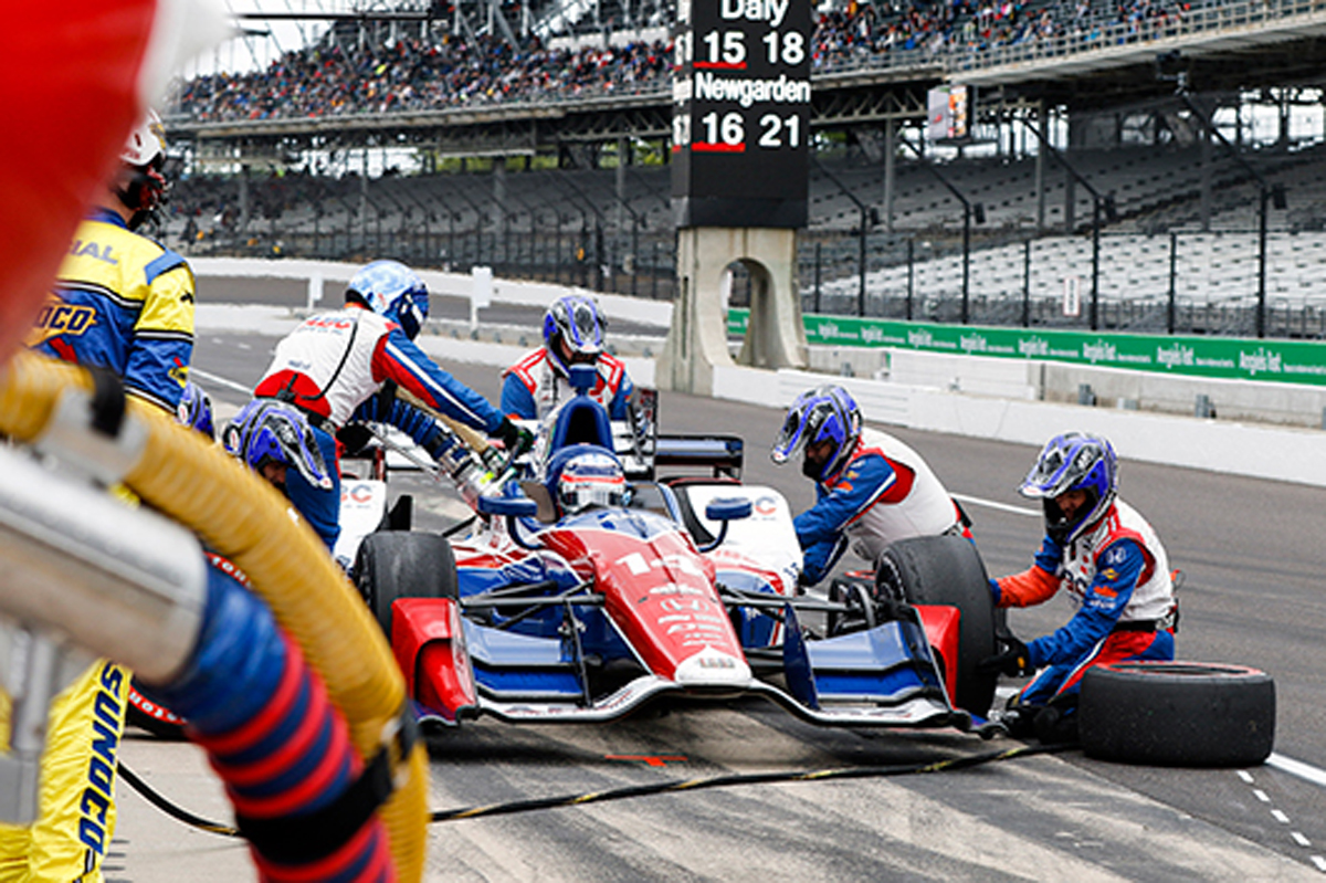 佐藤琢磨 「最近レースで最も多くの苦痛が伴う1戦だった」 / インディカー