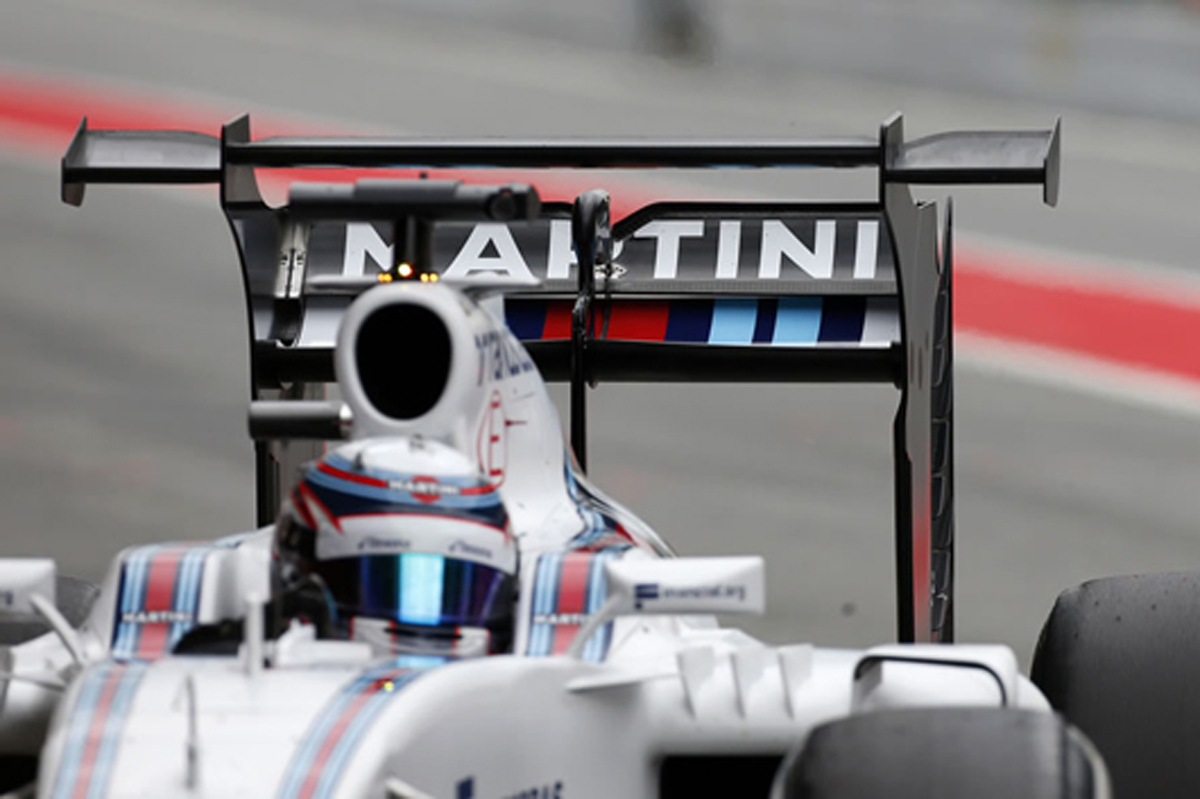 ウィリアムズ、斬新なリアウィングをテスト / F1バルセロナテスト初日