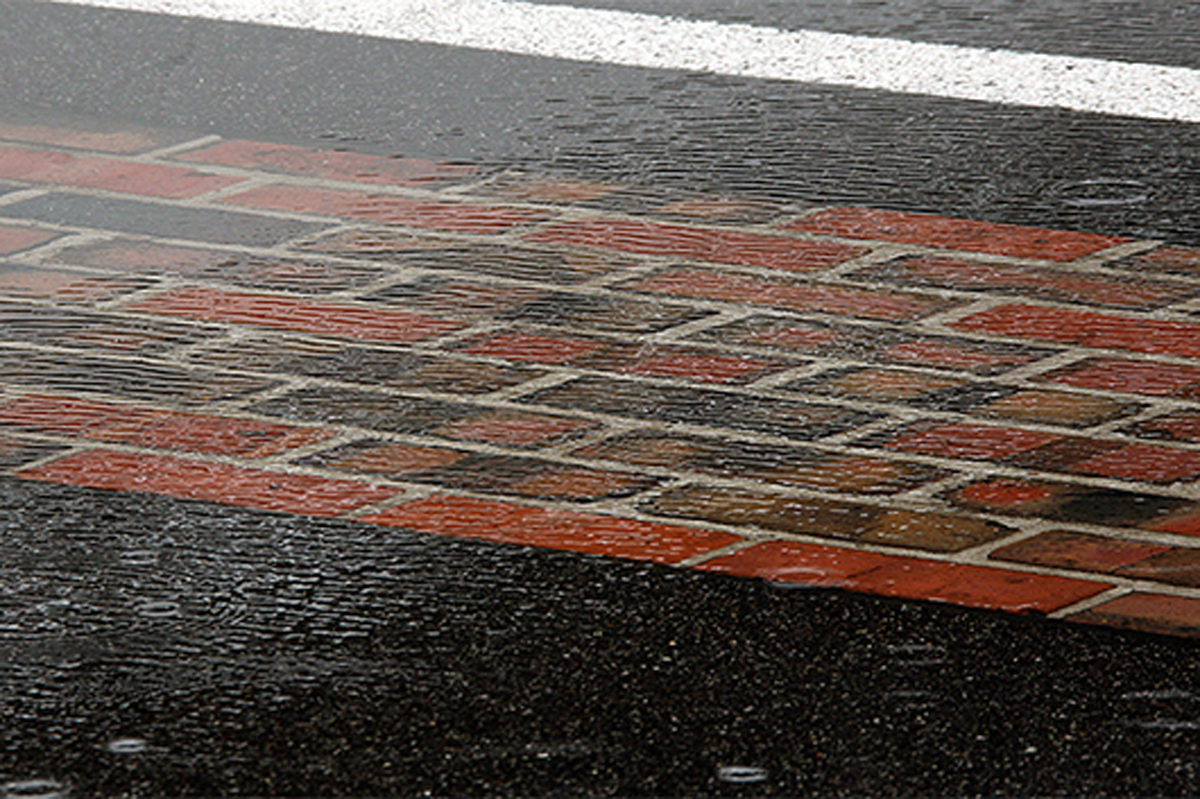インディ500:プラクティス2日目は雨のため中止