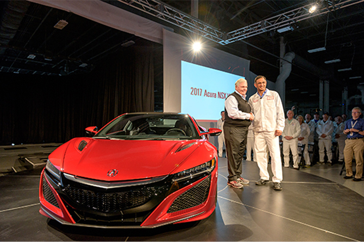 ホンダ、新型「NSX」量産第一号車を納車