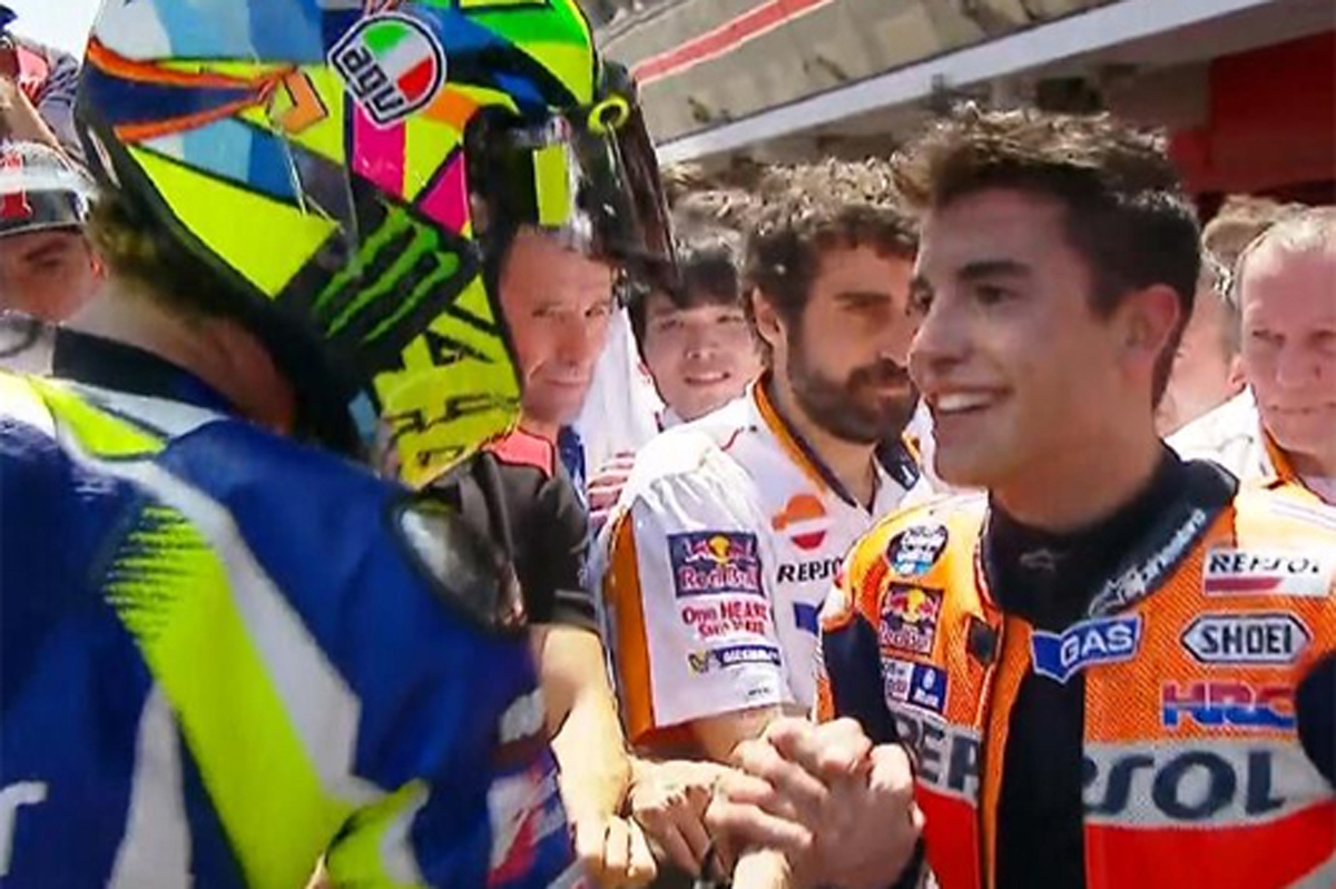 【MotoGP】 バレンティーノ・ロッシ、握手でマルク・マルケスと和解