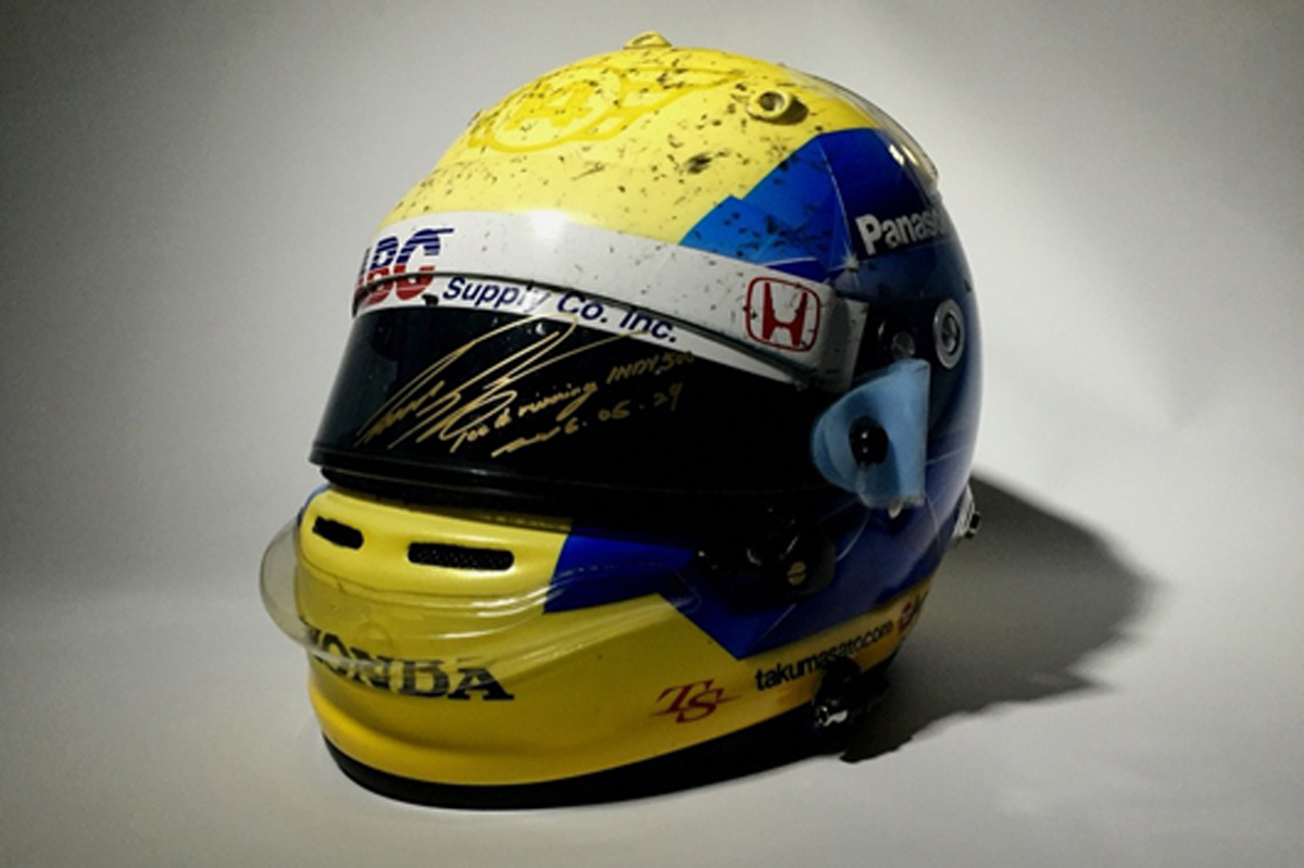 佐藤琢磨、インディ500着用ヘルメット チャリティーオークション
