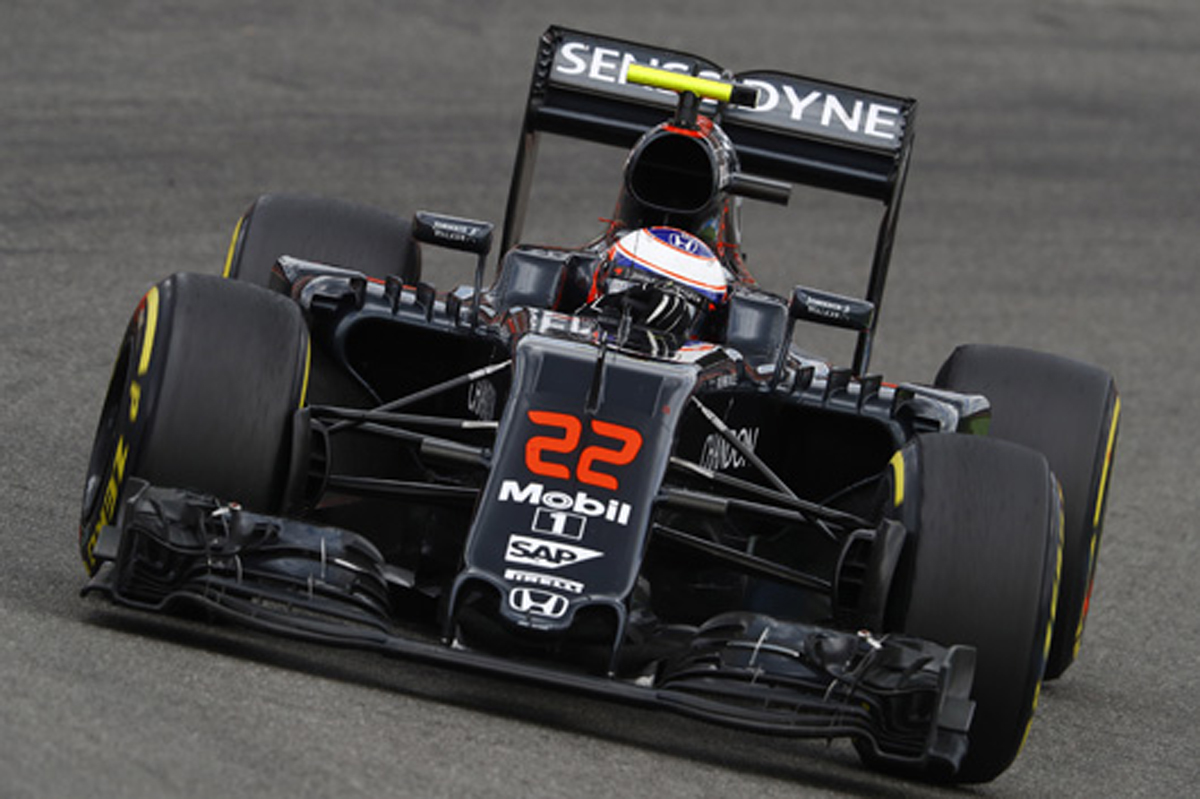 マクラーレン・ホンダ、2016年F1マシンの開発を継続