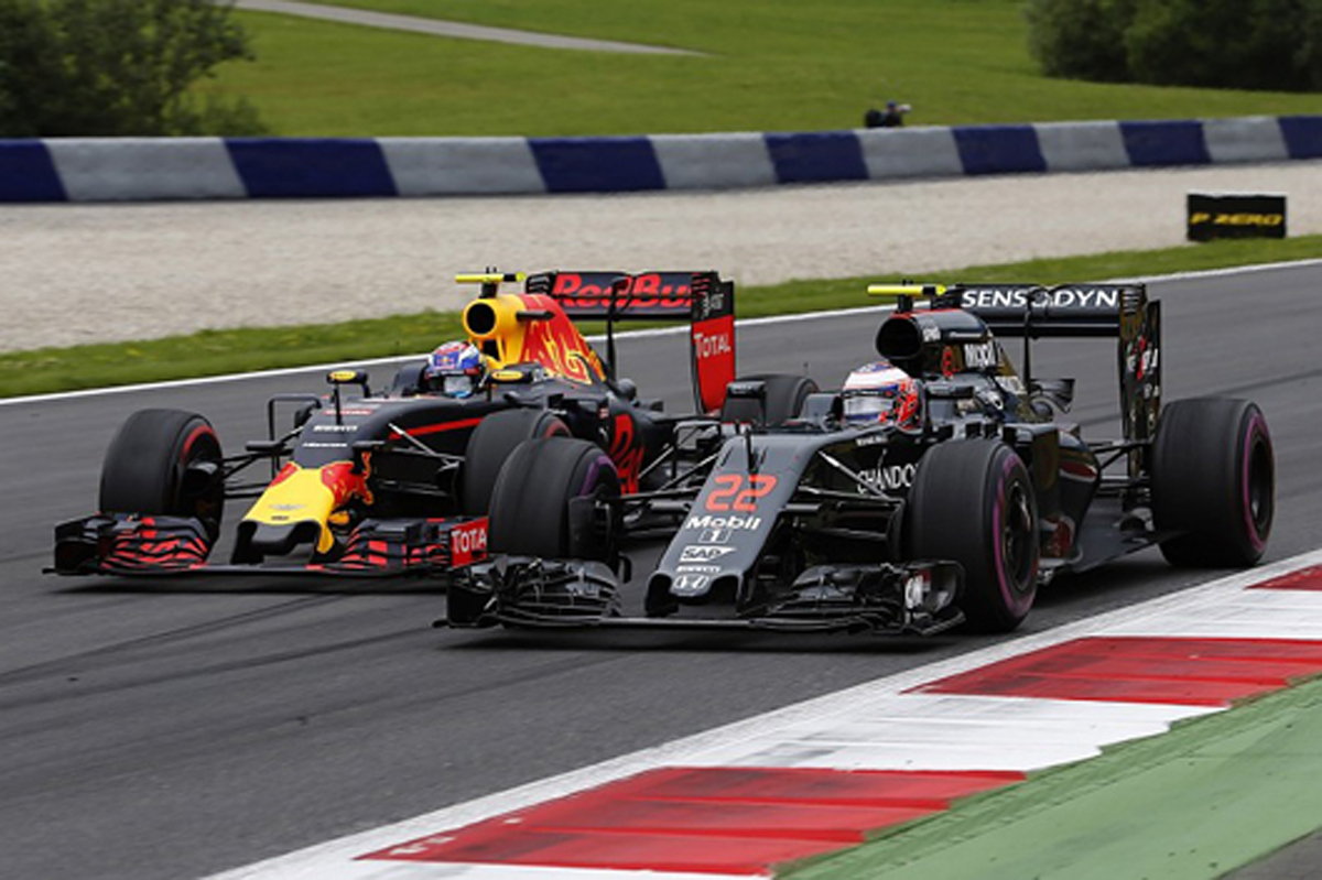 ホンダ F1、2016年のルノーの進歩に驚き