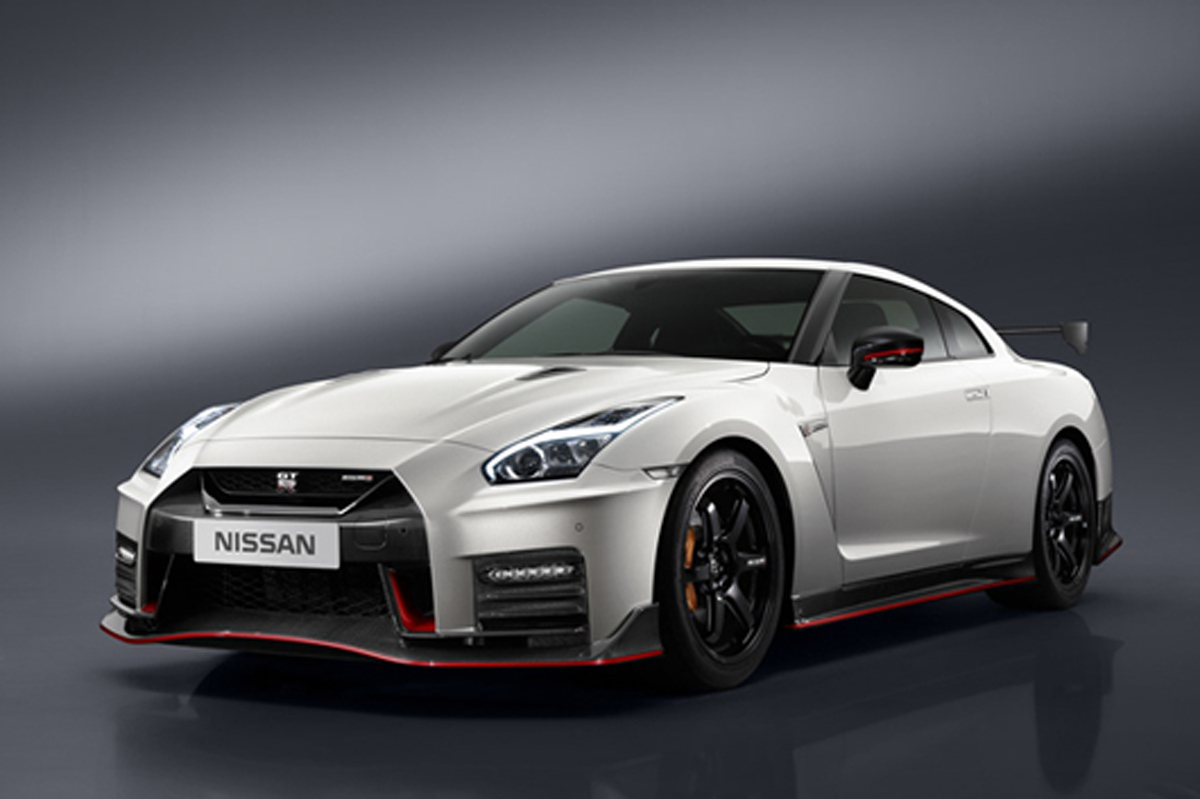 日産、「NISSAN GT-R NISMO」17年モデルを発売