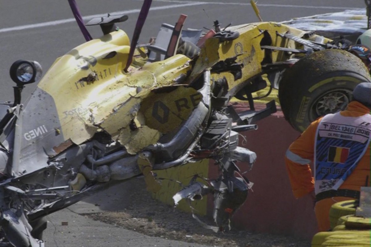 ケビン・マグヌッセンが大クラッシュで赤旗中断 / F1ベルギーGP