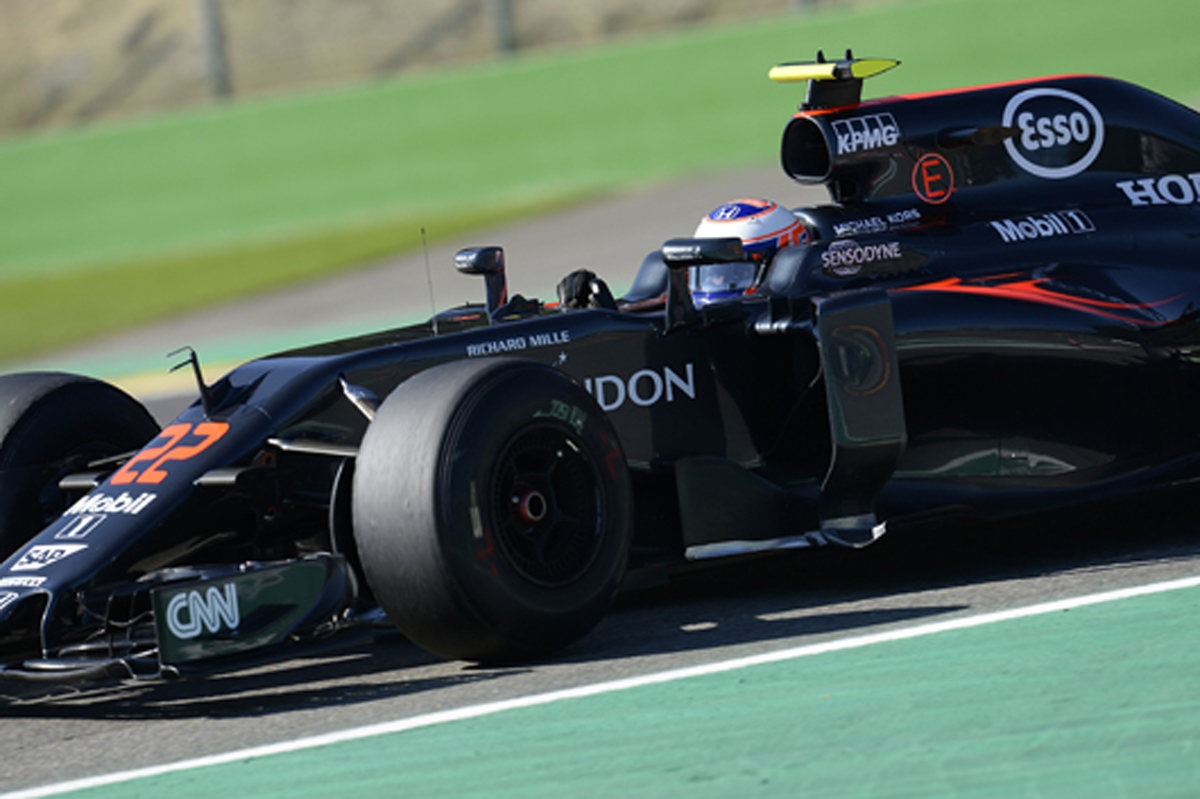 F1チーム、ピレリの新型タイヤの導入を拒否？