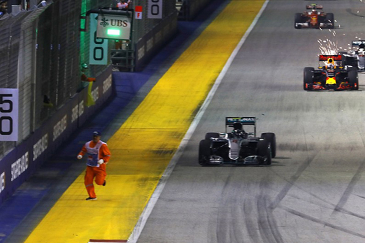 FIA、F1シンガポールGPの“マーシャル・ニアミス事件”を調査