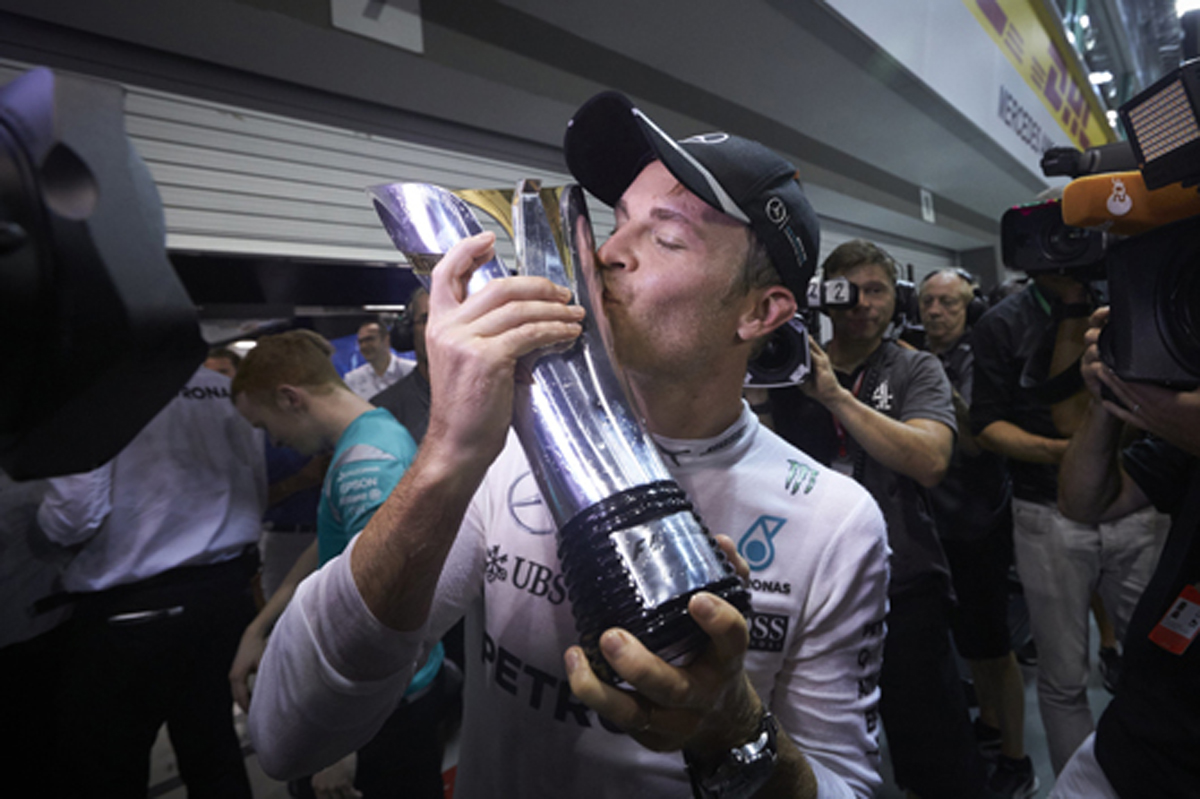 メルセデス：ロズベルグが200戦目を勝利で飾る / F1シンガポールGP